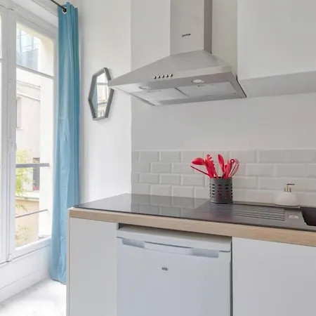 Splendide 10 Min Du Parc Monceau - 4p Apartman *