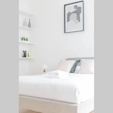 Splendide 10 Min Du Parc Monceau - 4p Apartman